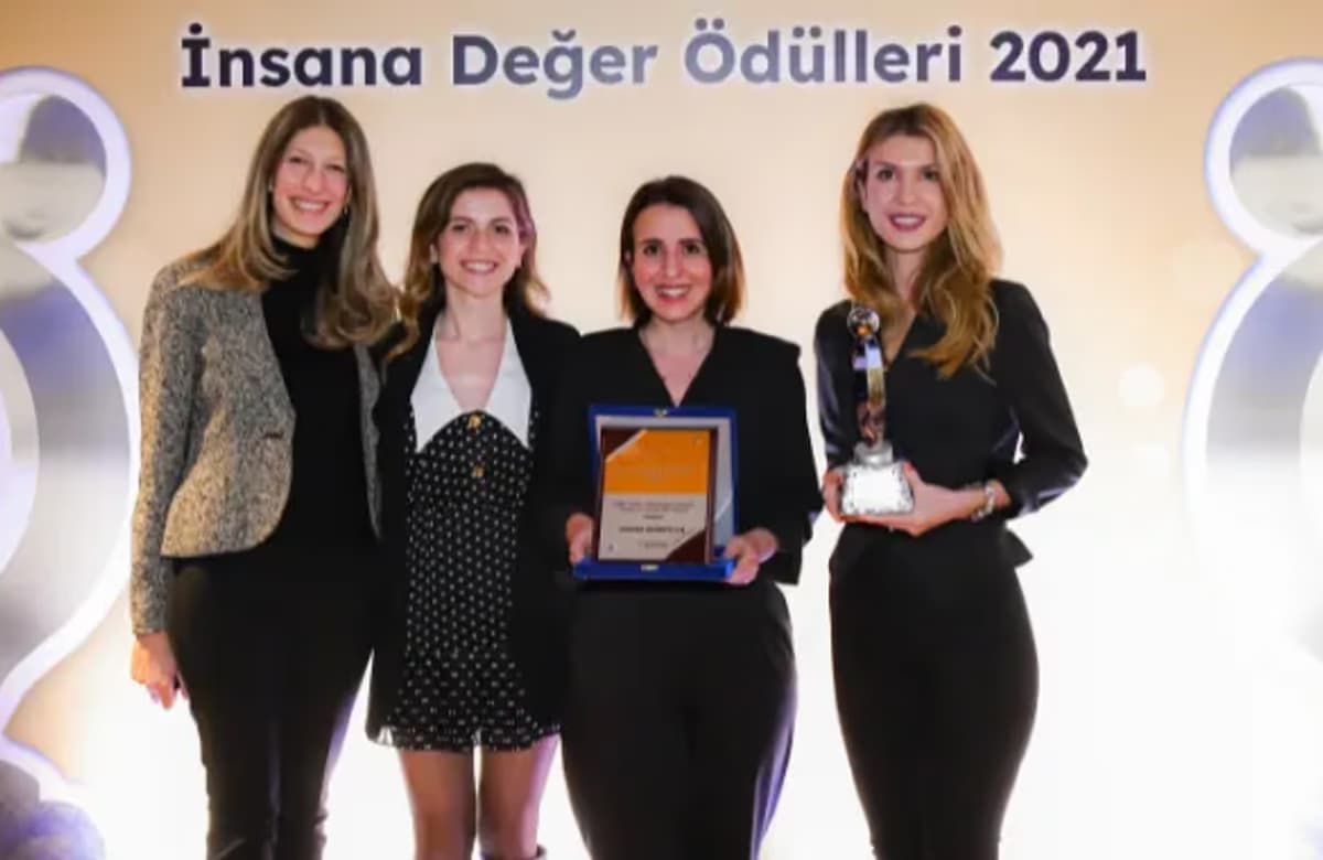 MAPFRE Sigorta PERYÖN İnsana Değer Ödülü’nün sahibi oldu