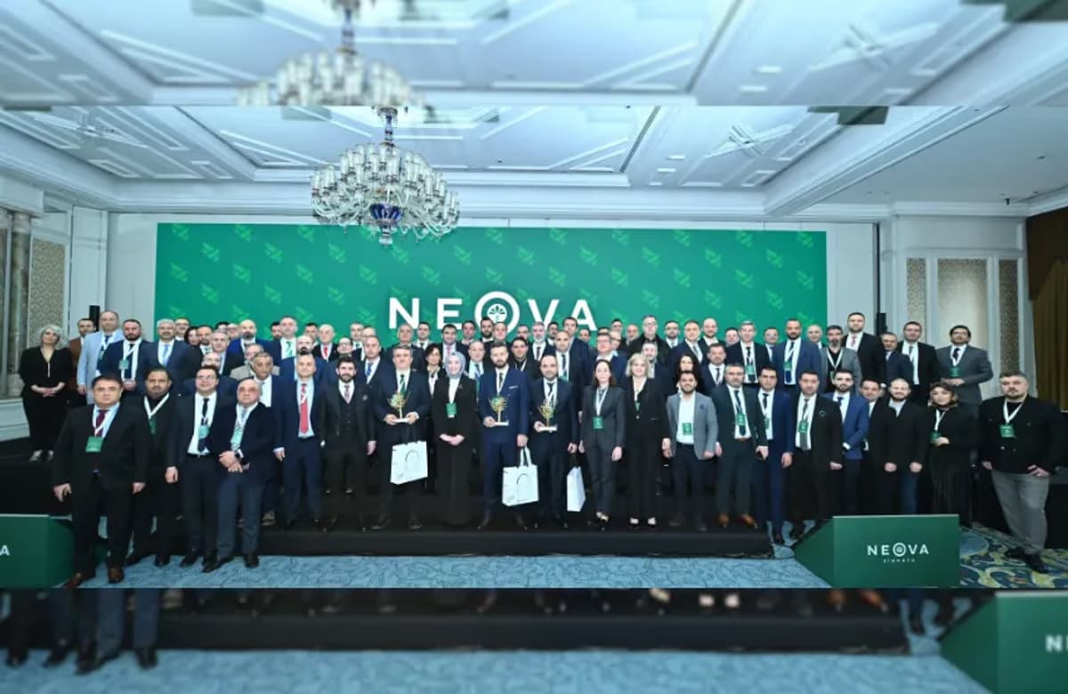 Neova Sigorta acenteleriyle Acente Vizyon Toplantısı’nda bir araya geldi