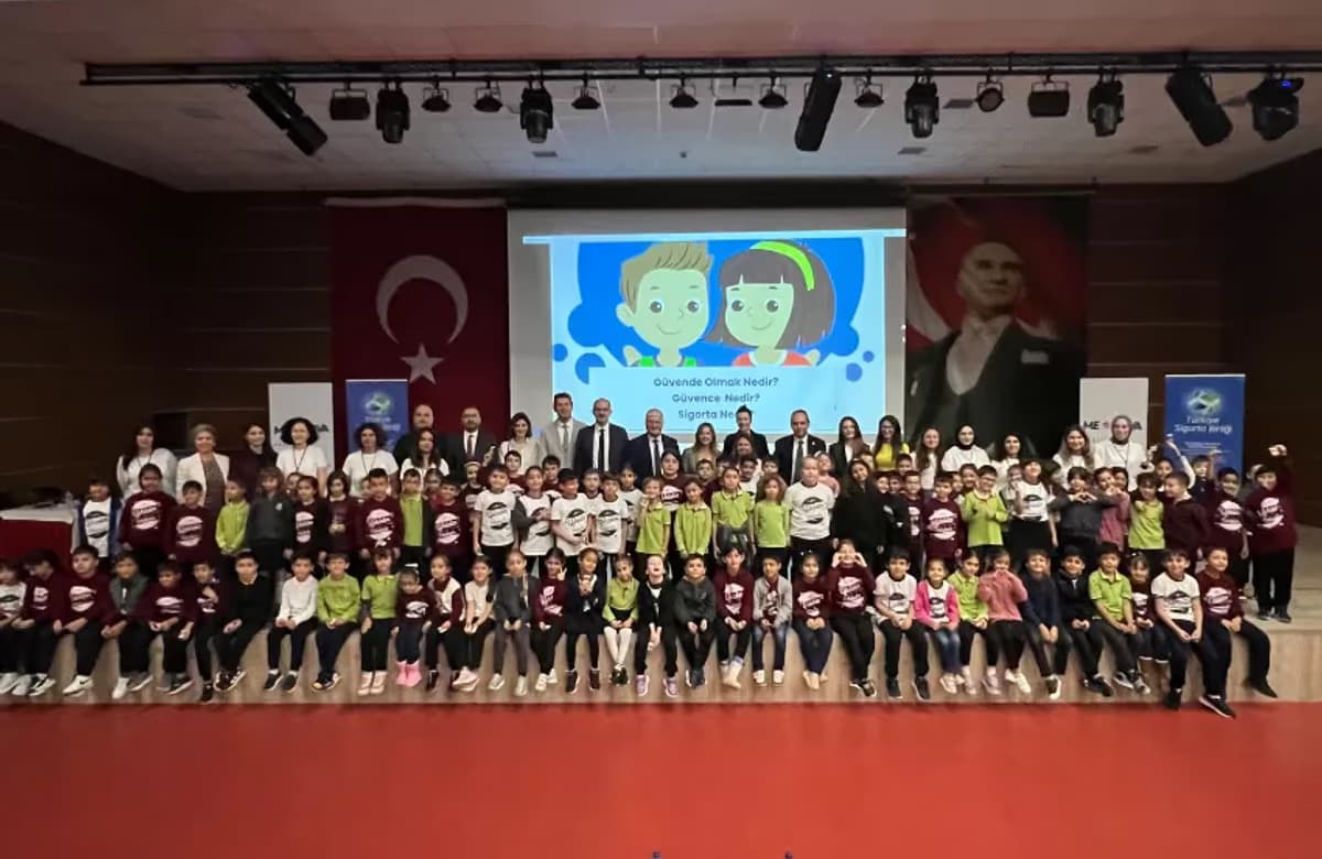“Geleceğin Sigortası Çocuklar” Üsküdar’da Öğrencilerle Buluştu