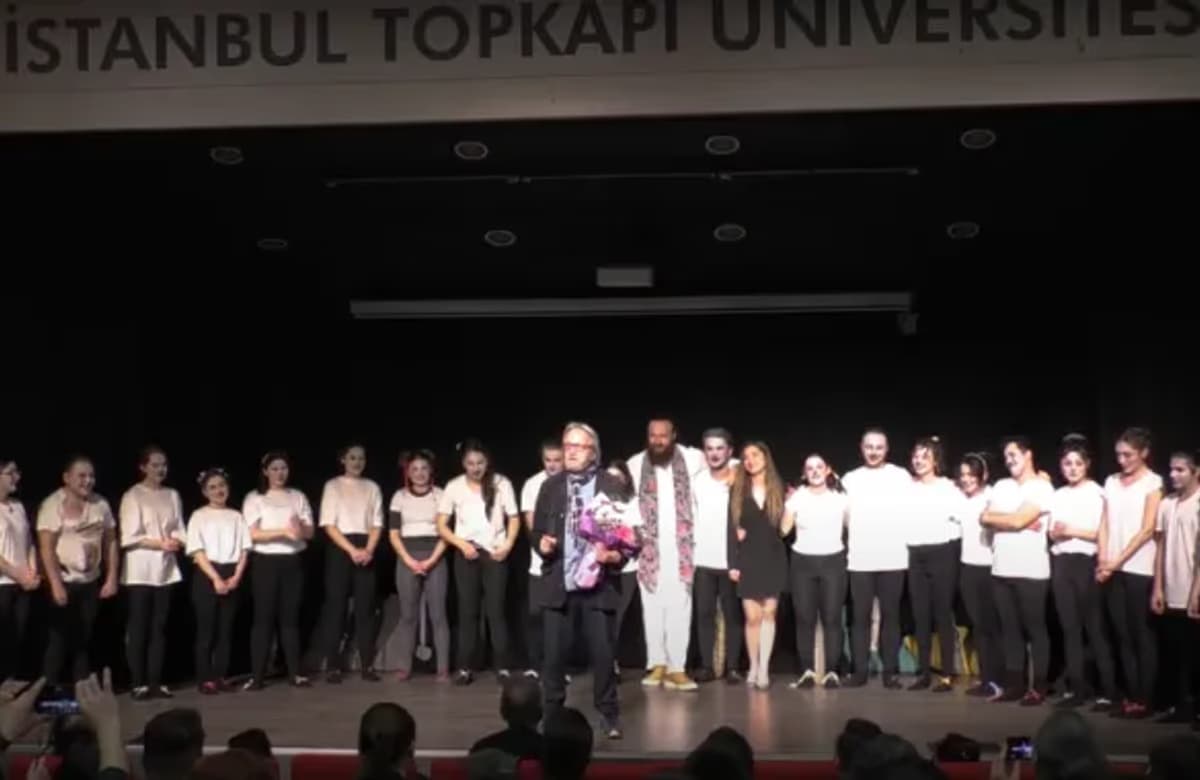 İstanbul Topkapı Üniversitesi Doğa Sigorta Konferans Salonu bir sanat şöleni ile açılışını gerçekleştirdi