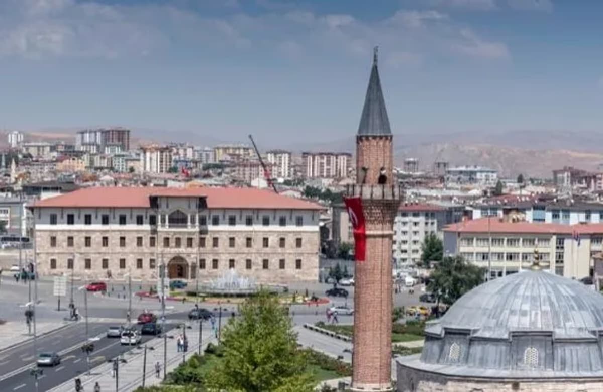 Sivas’ta sigortalı yaş ortalaması 47 oldu