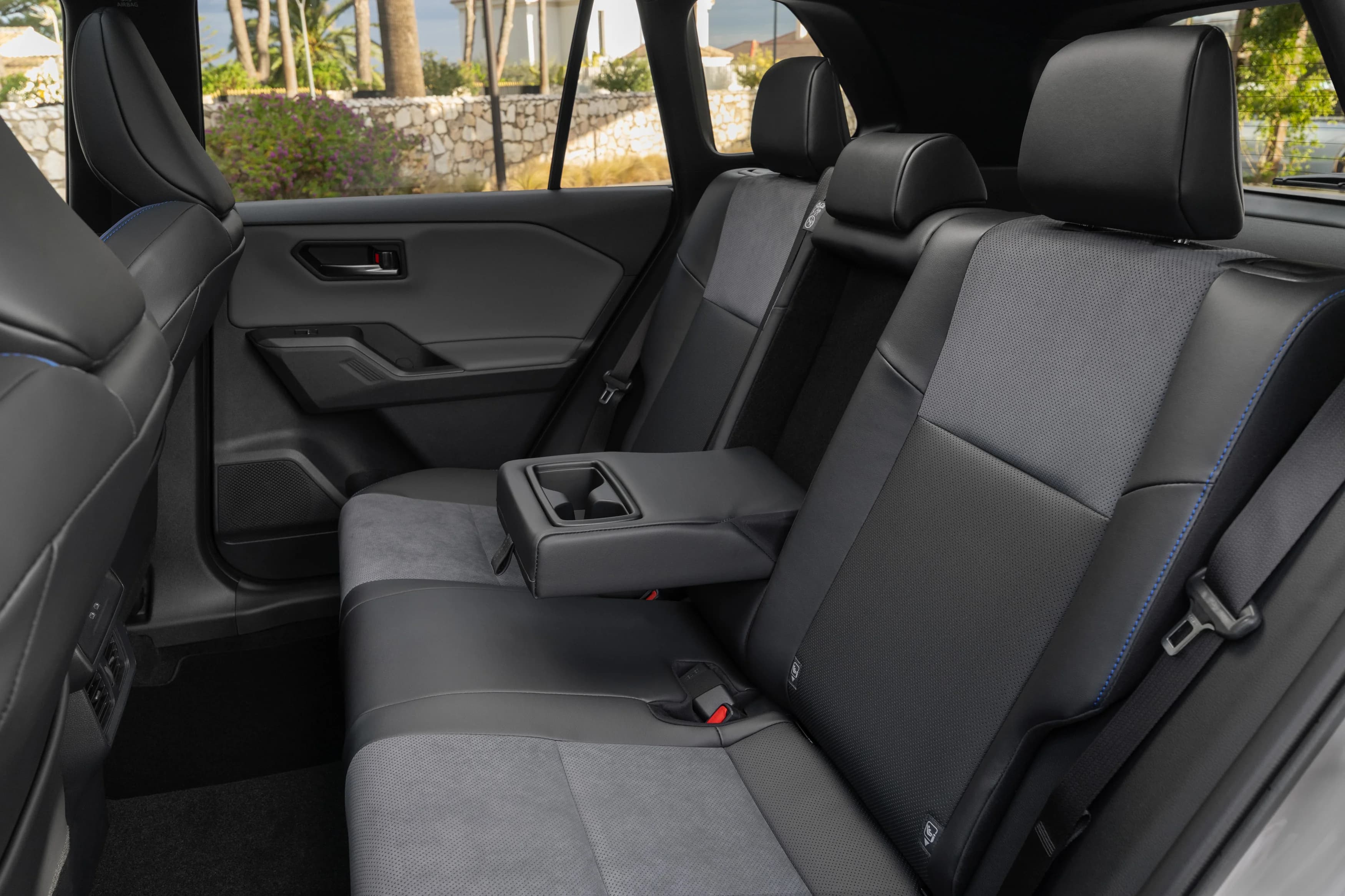 Toyota eröffnet mit dem neuen RAV4 eine weitere mutige Seite im SUV-Segment - 3