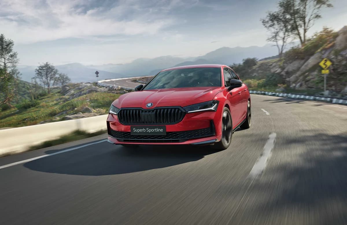 Škoda Superb Sportline  MHEV Satışa Sunuldu