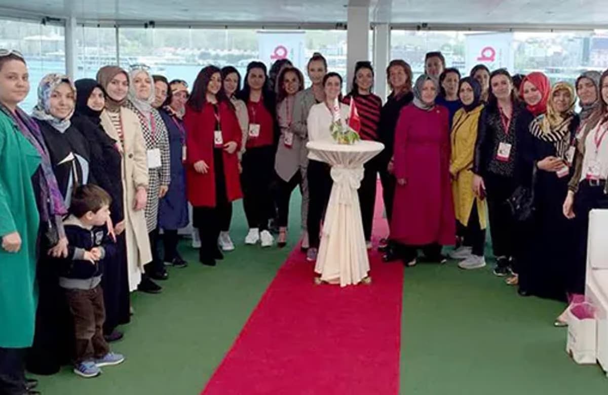 Bereket Emeklilik kadın müşterilerini Boğaz Turu’na çıkardı