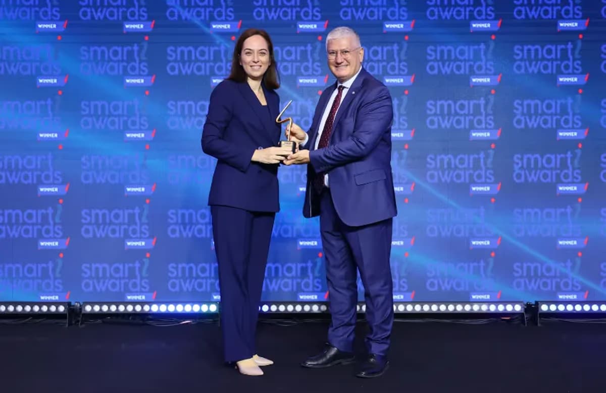 Neova Sigorta, yenilikçi uygulamalarıyla Smart-i Awards ve InsurTech’ten ödüllerle döndü