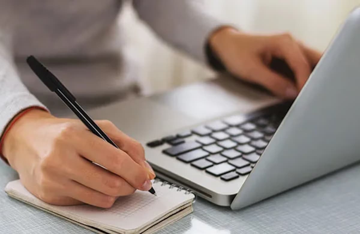 Online eğitimler nasıl bir platformda veriliyor?
