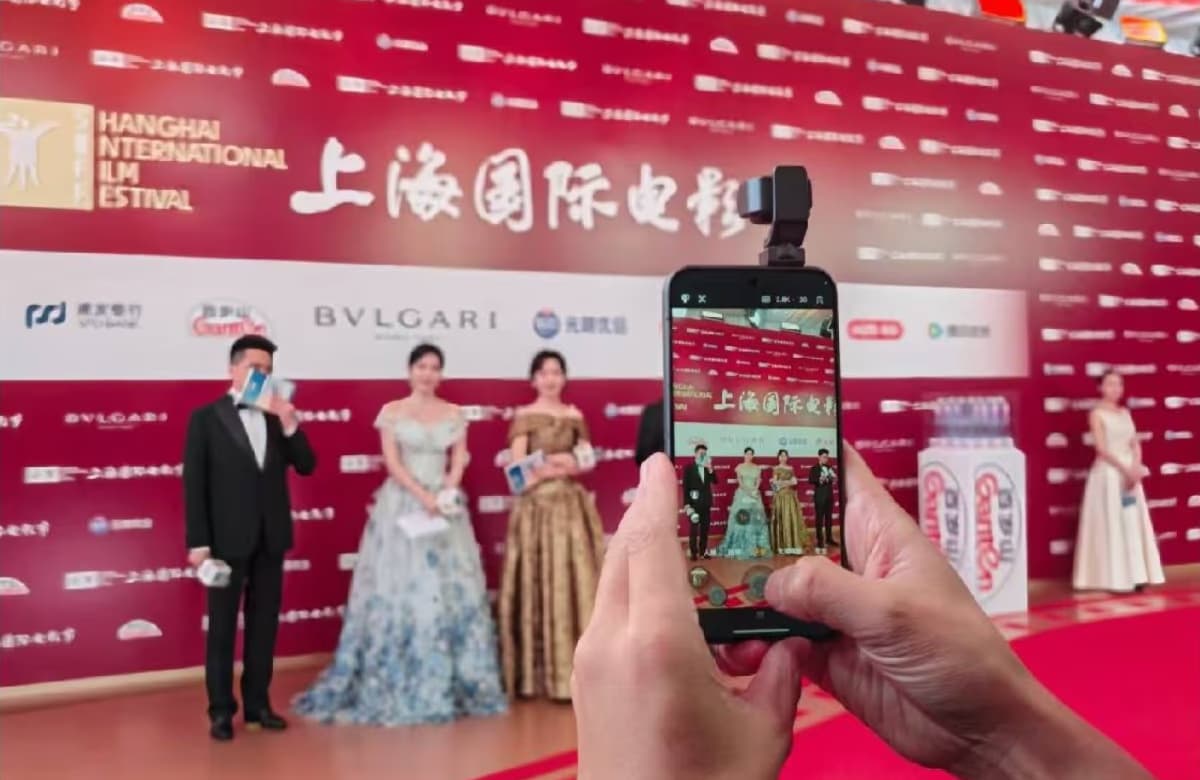 HONOR, Robot Phone’la  sinema sahnesine çıktı