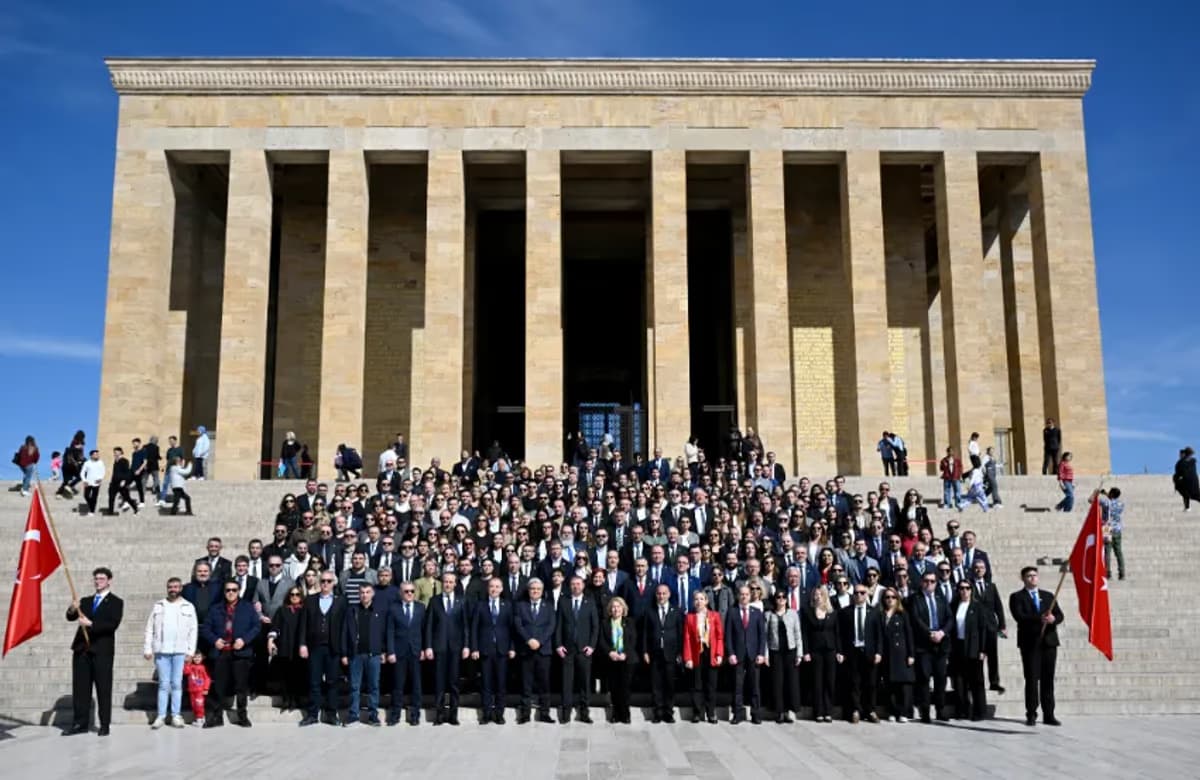 Anadolu Sigorta 100’üncü yaşında Ata’nın huzurunda