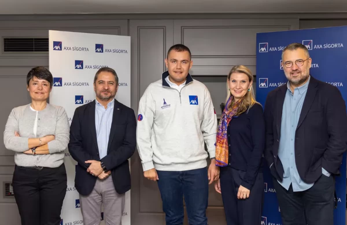 Axa Türkiye, açık su özel yüzücüsü Tuna Tunca ile Değerler Ortaklığı’na imza attı