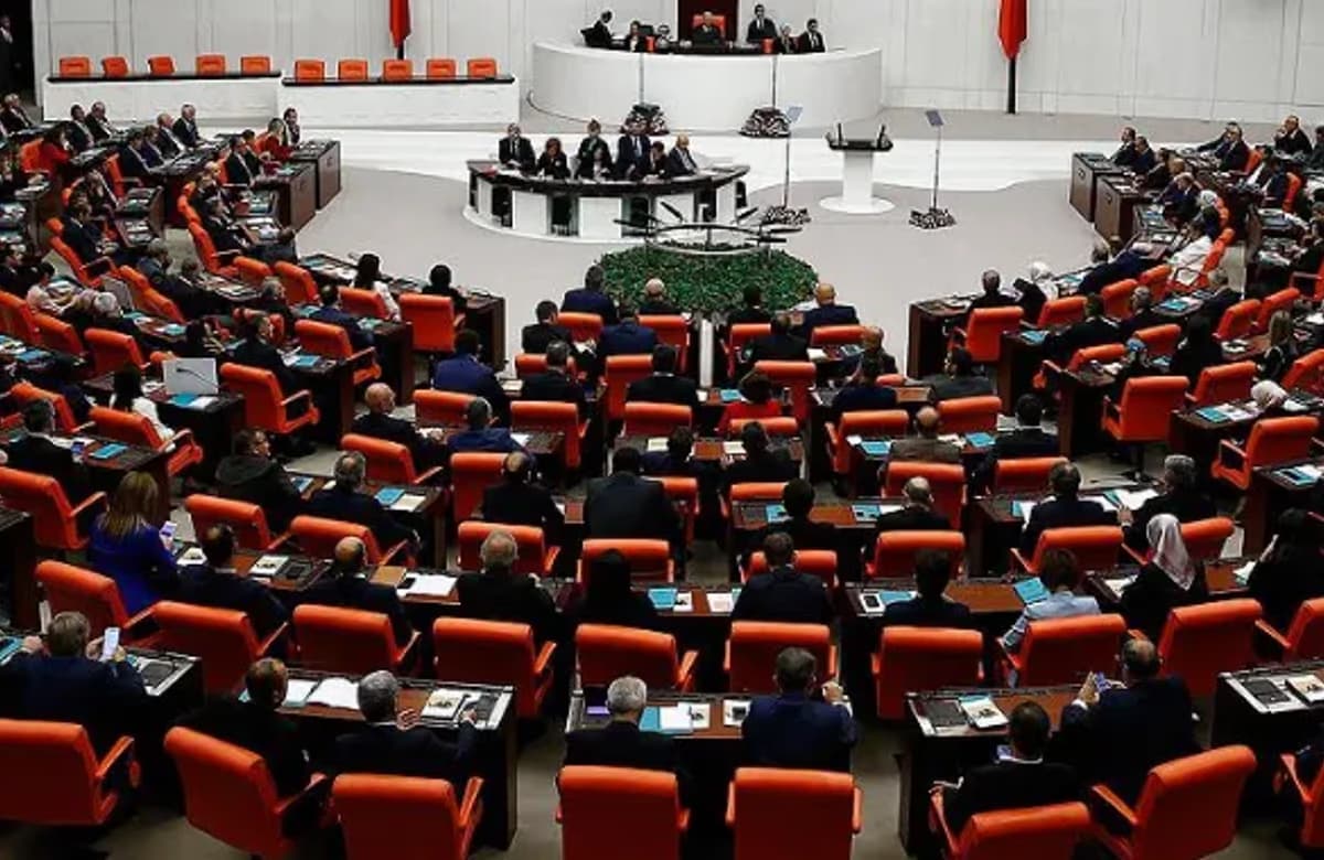 BES’te katkı payını yüzde 30’a çıkaran kanun teklifi Meclis’te kabul edildi
