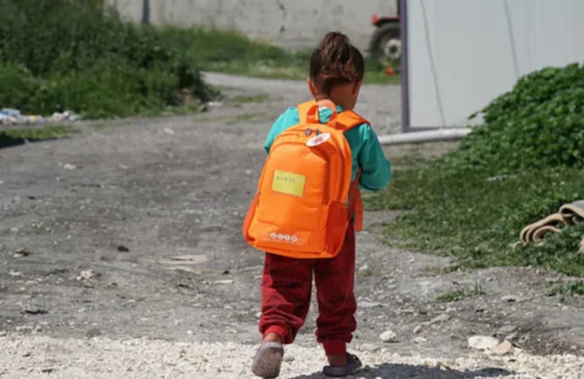 Generali Sigorta ‘Gülmeyen Çocuk Kalmasın’ kampanyası ile depremzede çocuklara yardım ediyor