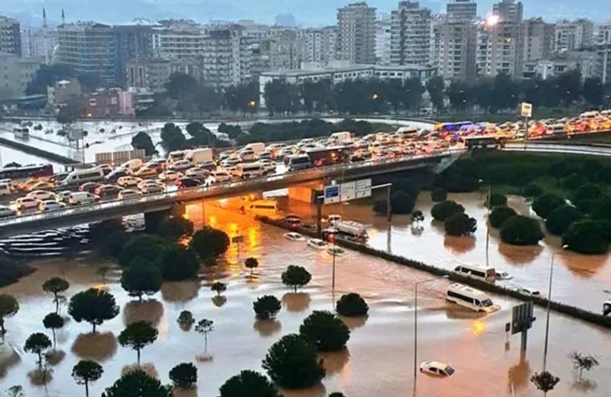 TÜSED: İzmir’deki sel afeti sonrası yaklaşık 3 bin hasar dosyası açıldı