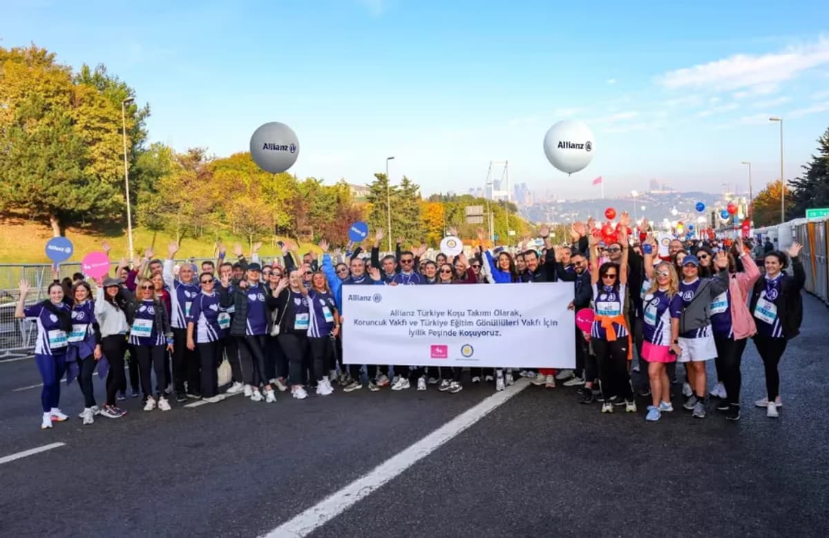 Allianz Türkiye Gönüllüleri İstanbul Maratonu’nda iyilik peşinde koştu