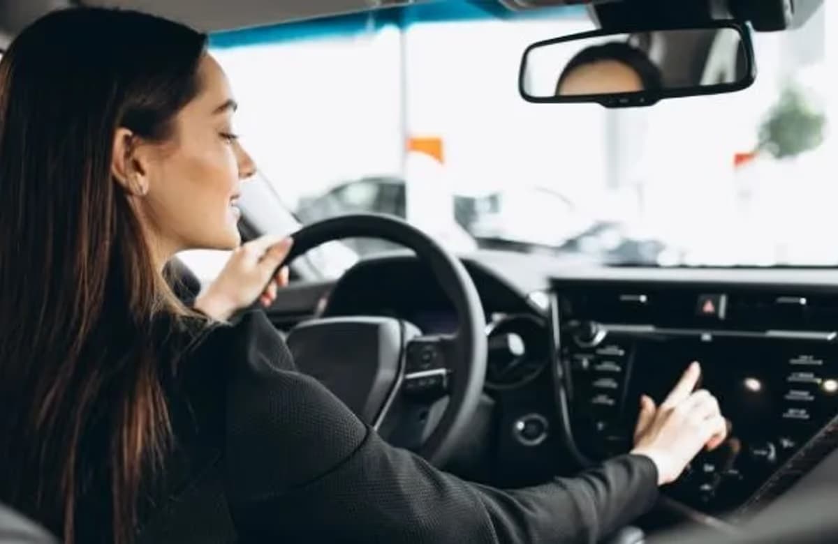 Kadınlar erkeklere göre trafikte daha temkinli