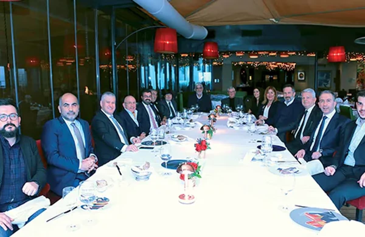 2020’nin ilk yemeğinde soğuk günde sıcak sohbet