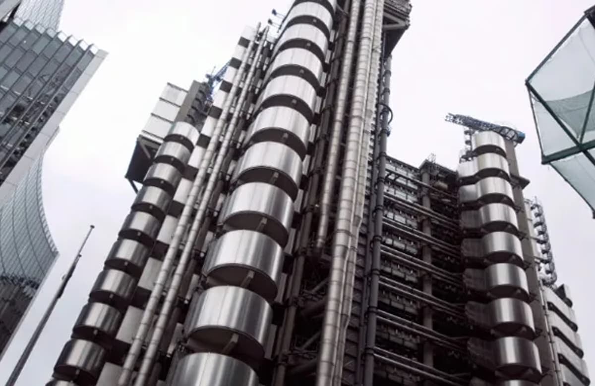 Lloyd’s COVID-19 kaynaklı olarak 900 milyon sterlin zarar etti