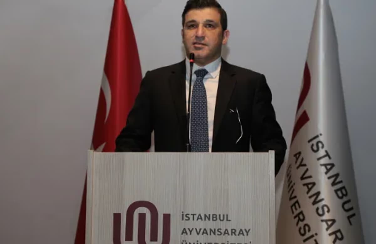 Nihat Kırmızı İstanbul Ayvansaray Üniversitesi’nin Mütevelli Heyet Başkanı oldu