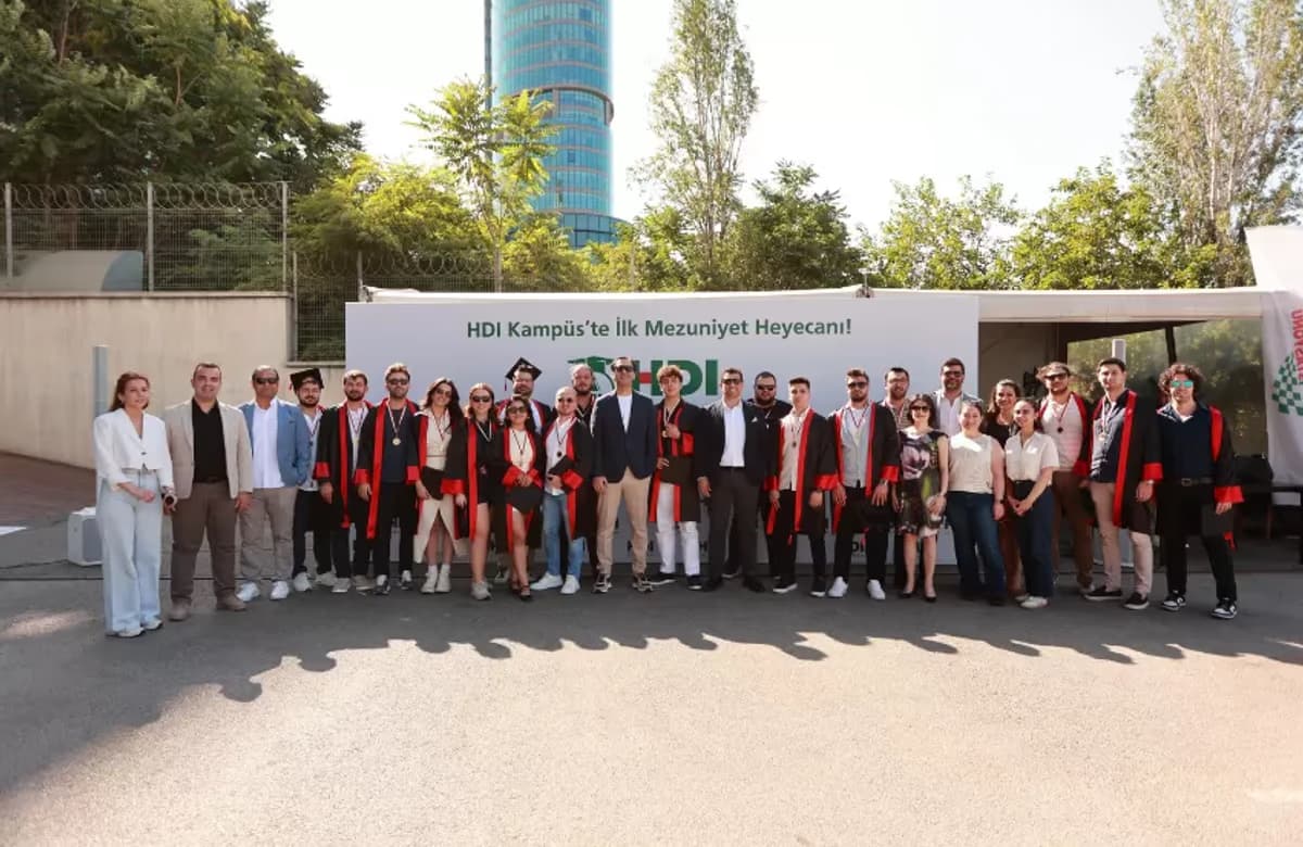 HDI Kampüs ilk mezunlarını verdi