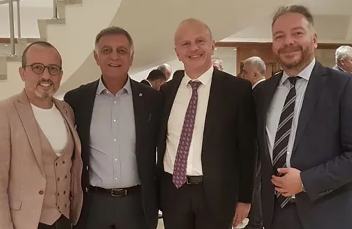 SAİK yöneticileri TSEV mezuniyet töreninde