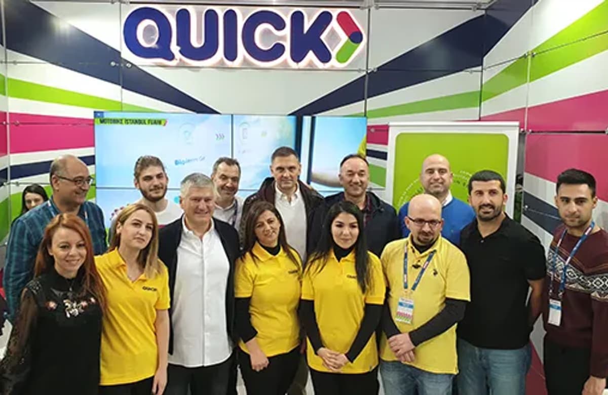 Motosiklet aşkı kar fırtınası dinlemedi