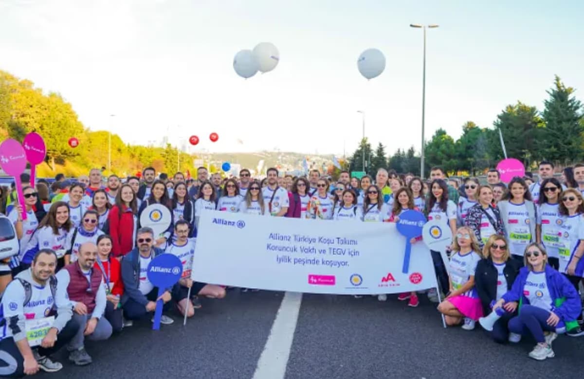 Allianz Türkiye gönüllüleri ‘Yüzyılın Koşusu’ İstanbul Maratonu’nda iyilik için koştu