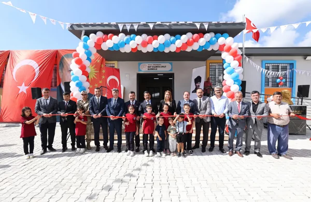 Ray Sigorta Umut İlkokulu ile İskenderunlu miniklere umut olacak