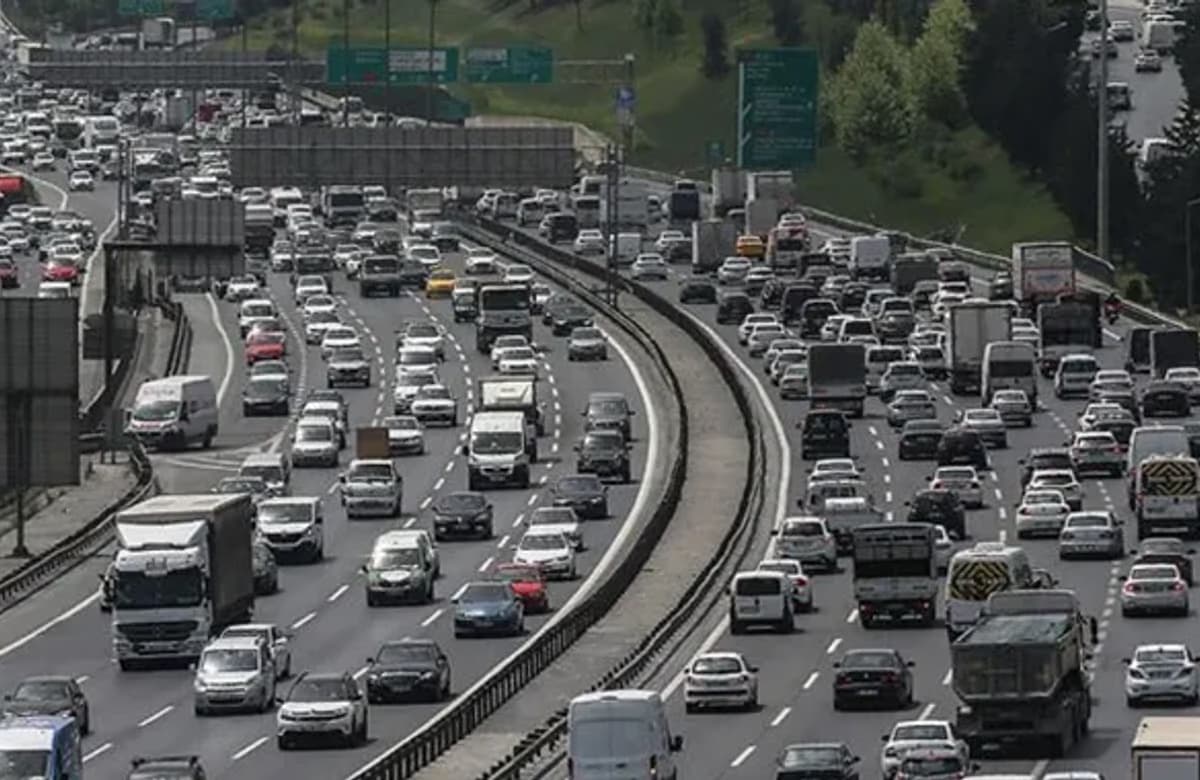 Trafiğe kayıtlı toplam taşıt sayısı 25 milyona yaklaşıyor