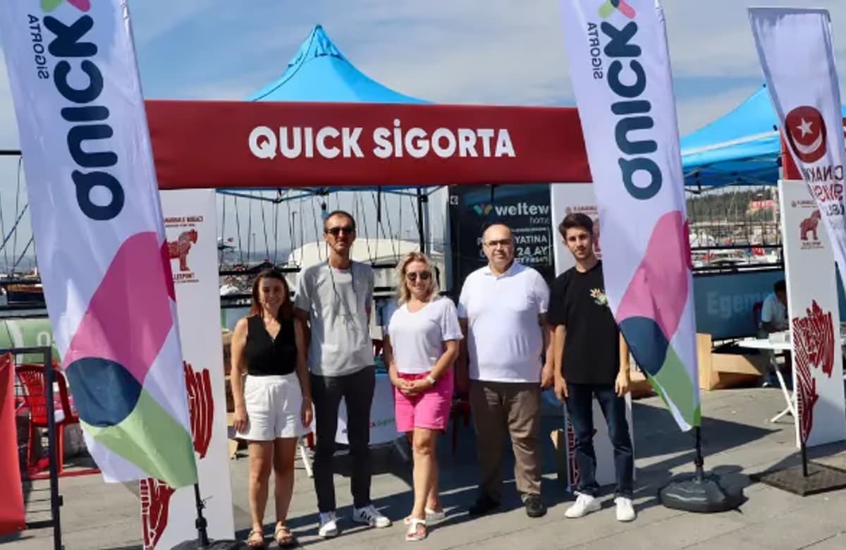 Quick Sigorta Zafer Bayramı’nı Heybeliada’da şenlikler ve Çanakkale Boğazı’nda kulaçlarla kutladı