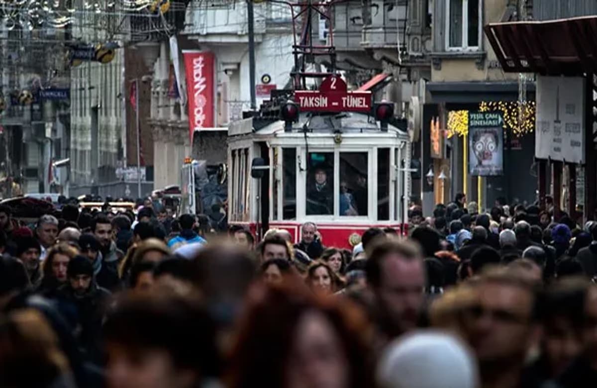 TÜİK açıkladı: 2020 yıl sonunda Türkiye nüfusu 83 milyon 614 bin 362 kişi oldu