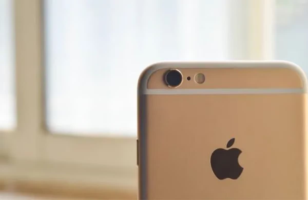 Apple, eski iPhone’u olanlara 25 dolar ödeyecek