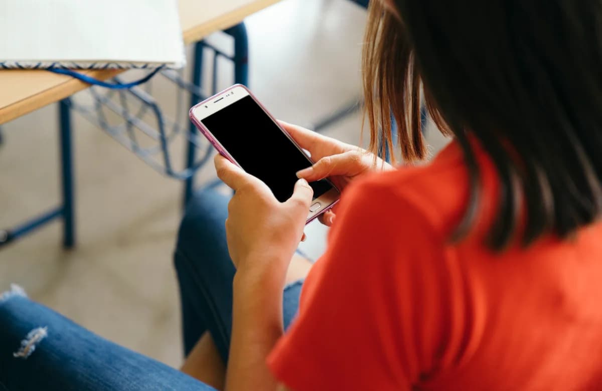 5 clés pour une communication correcte afin de protéger les jeunes dans le monde numérique