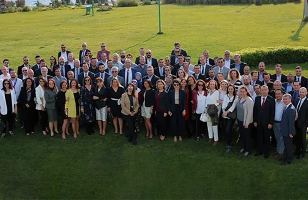 AXA Sigorta acenteleriyle buluşmak için yola çıktı