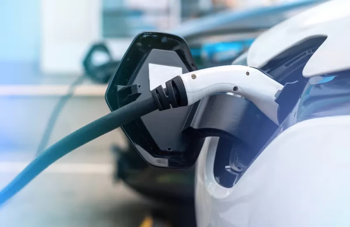 Anadolu Sigorta’dan elektrikli araç kullanıcılarına evde şarj güvencesi