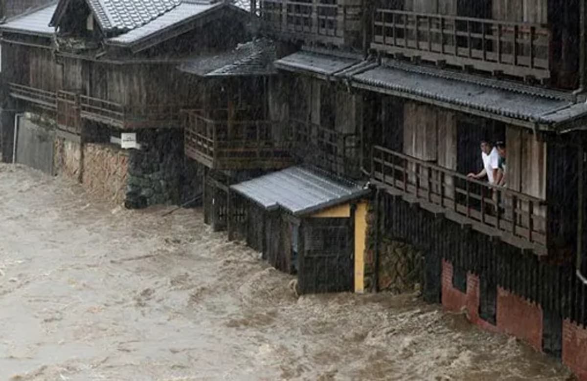 Hagibis Tayfunu Japon ekonomisine 10 milyar dolarlık hasar verebilir