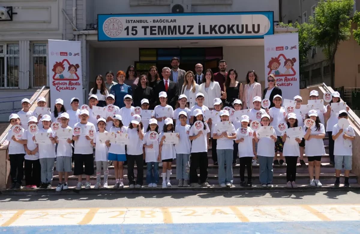 ‘Şehrin Akıllı Çocukları’ akıllı maketlerini sergiledi