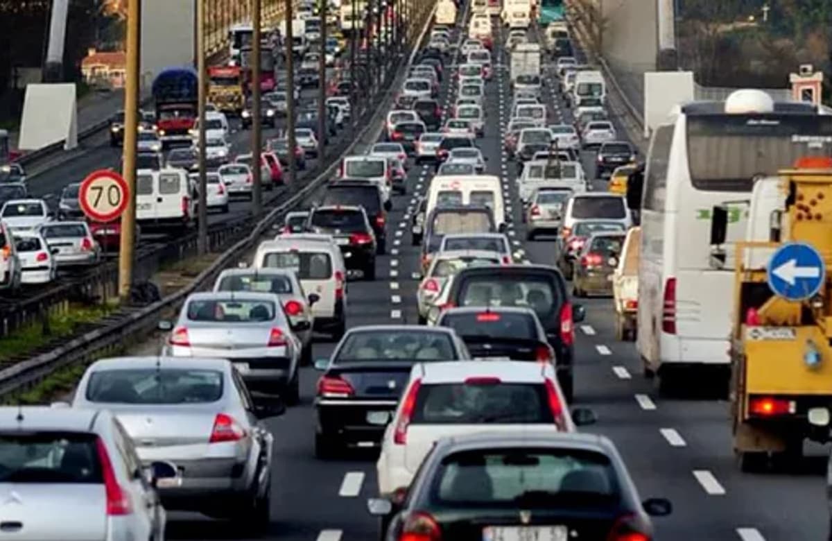 Trafiğe kayıtlı araç sayısı 23 milyonu geçti