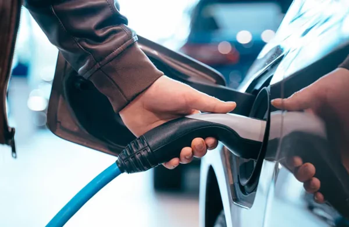 Anadolu Sigorta elektrikli araç sigortasıyla asla yolda kalma