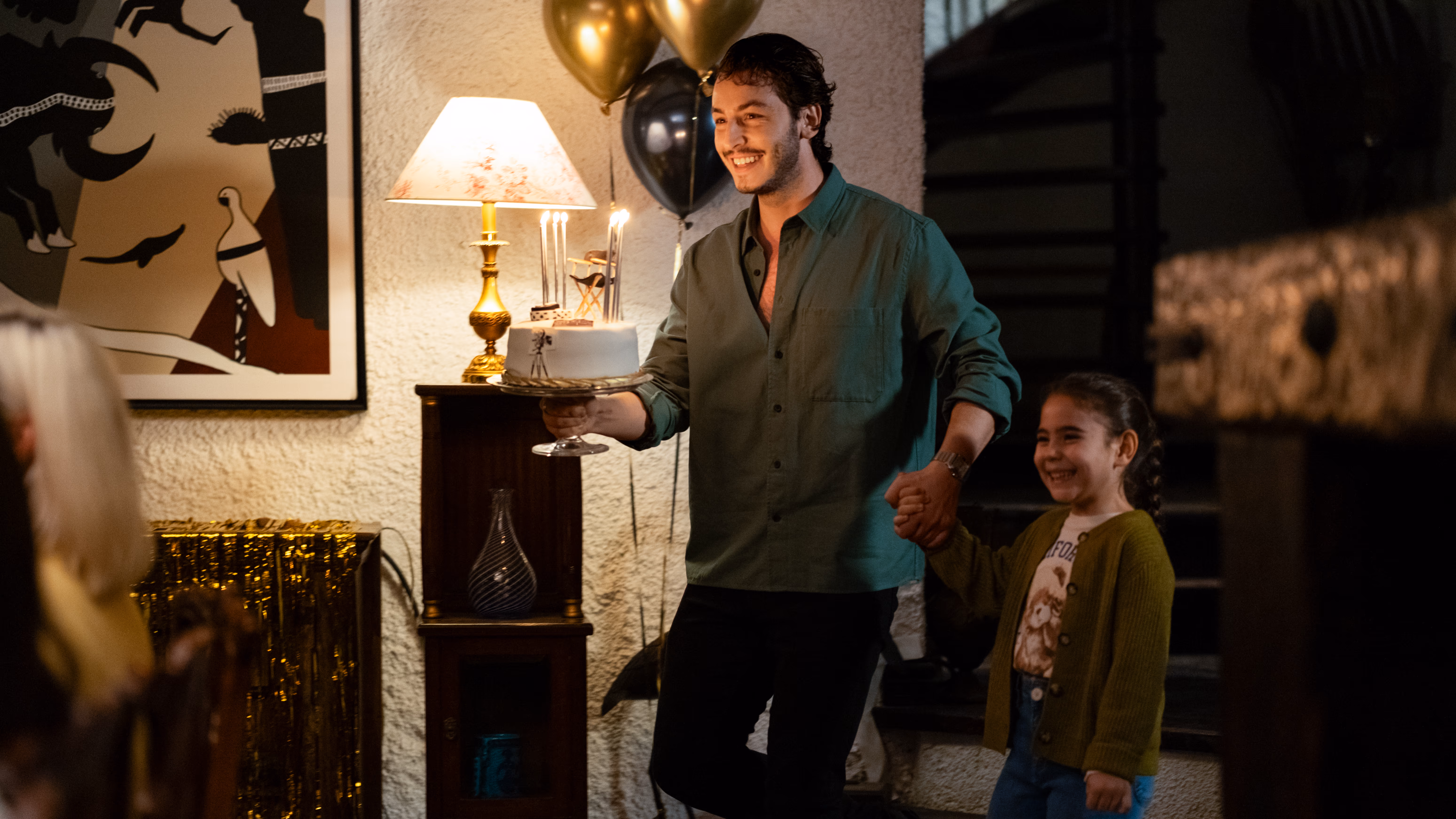 NETFLIX, 3. SEZONUYLA GERİ DÖNEN KİMLER GELDİ KİMLER GEÇTİ’NİN RESMİ TANITIM FRAGMANINI PAYLAŞTI - 1