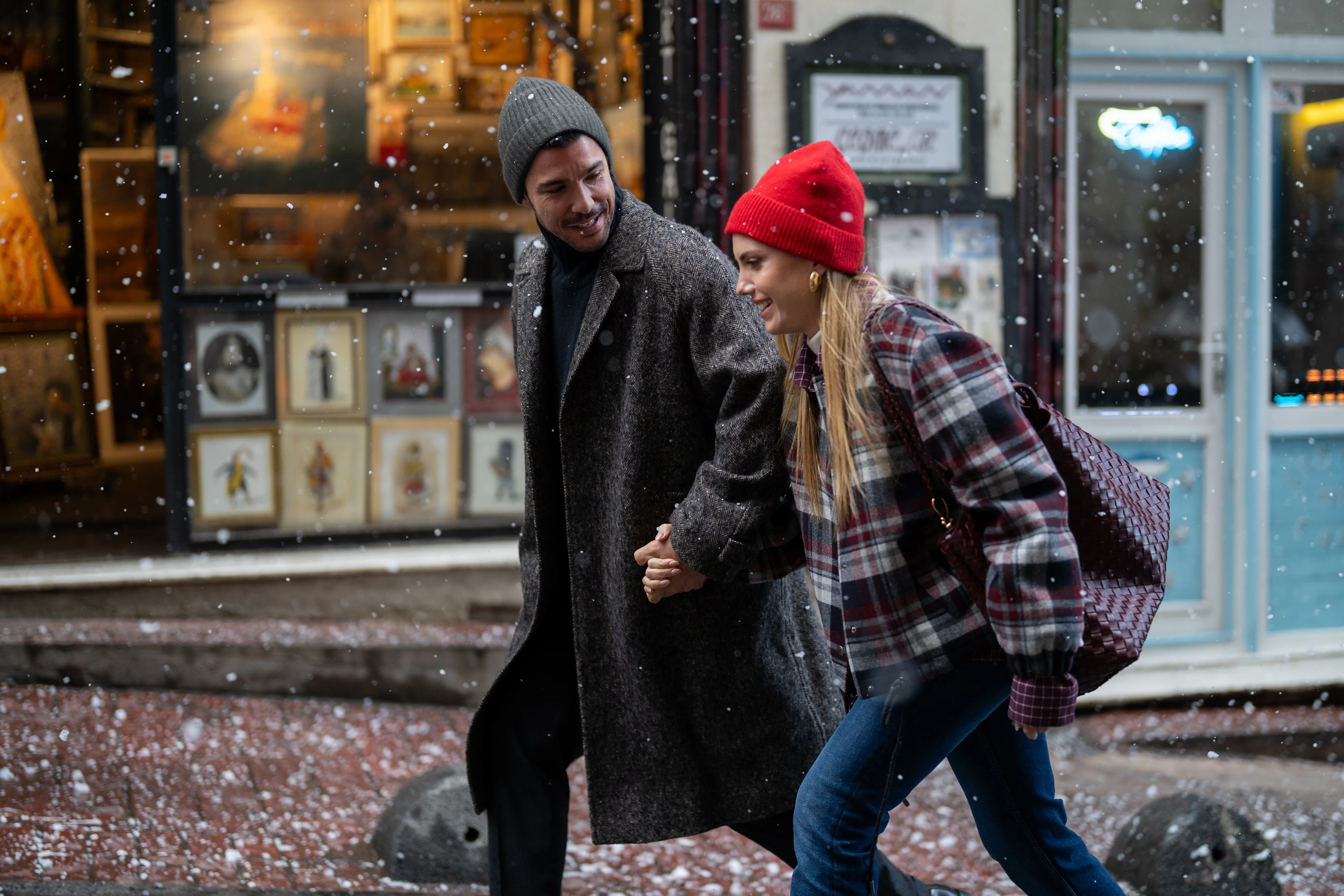 EDA ECE VE KAAN YILDIRIM’IN PAYLAŞTIĞI SONUNDA SEN FİLMİNİN FRAGMANINI YAYINLADI - 6