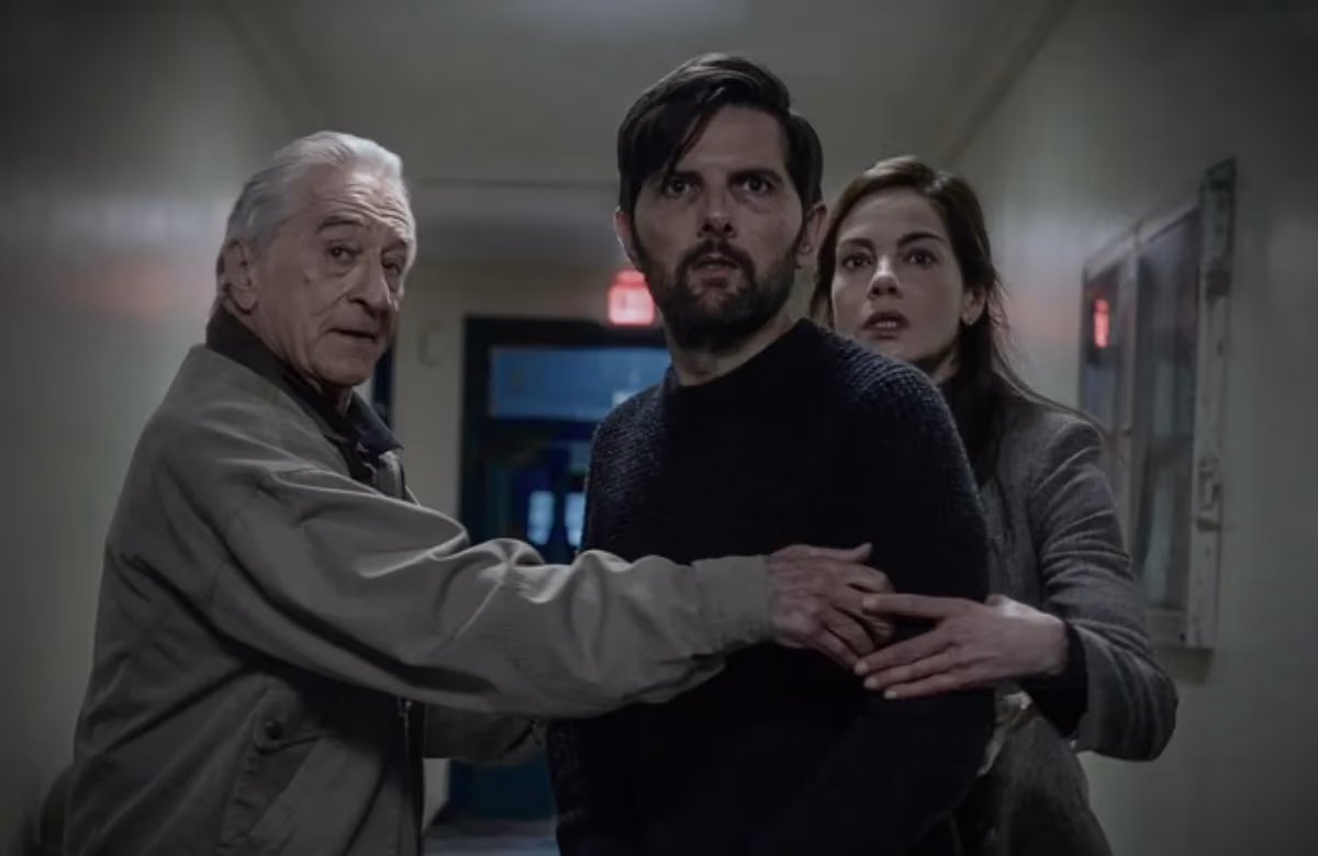 NETFLIX, BAŞROLLERİNDE ROBERT DE NIRO, MICHELLE MONAGHAN VE ADAM SCOTT’A YER VEREN FISILTI ADAM’IN YENİ FRAGMANINI PAYLAŞTI
