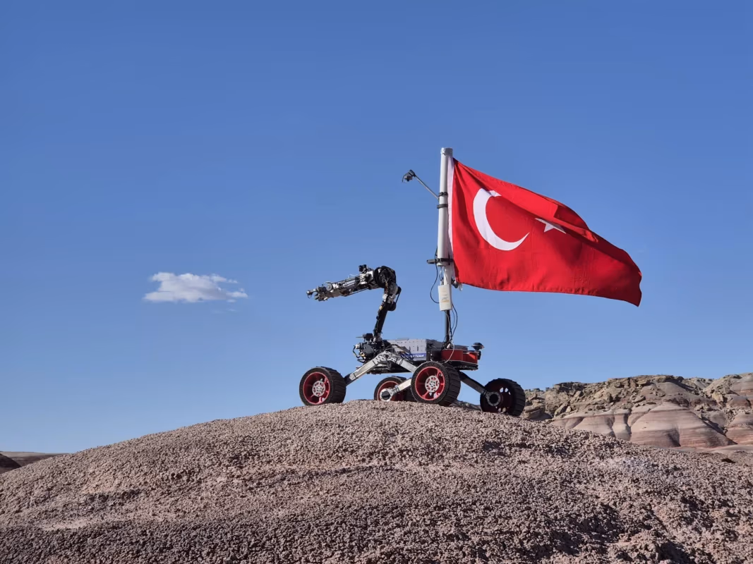AXA Türkiye, İTÜ Rover Takımı’nın University Rover Challenge 2025 başarısına bir kez daha ortak oldu