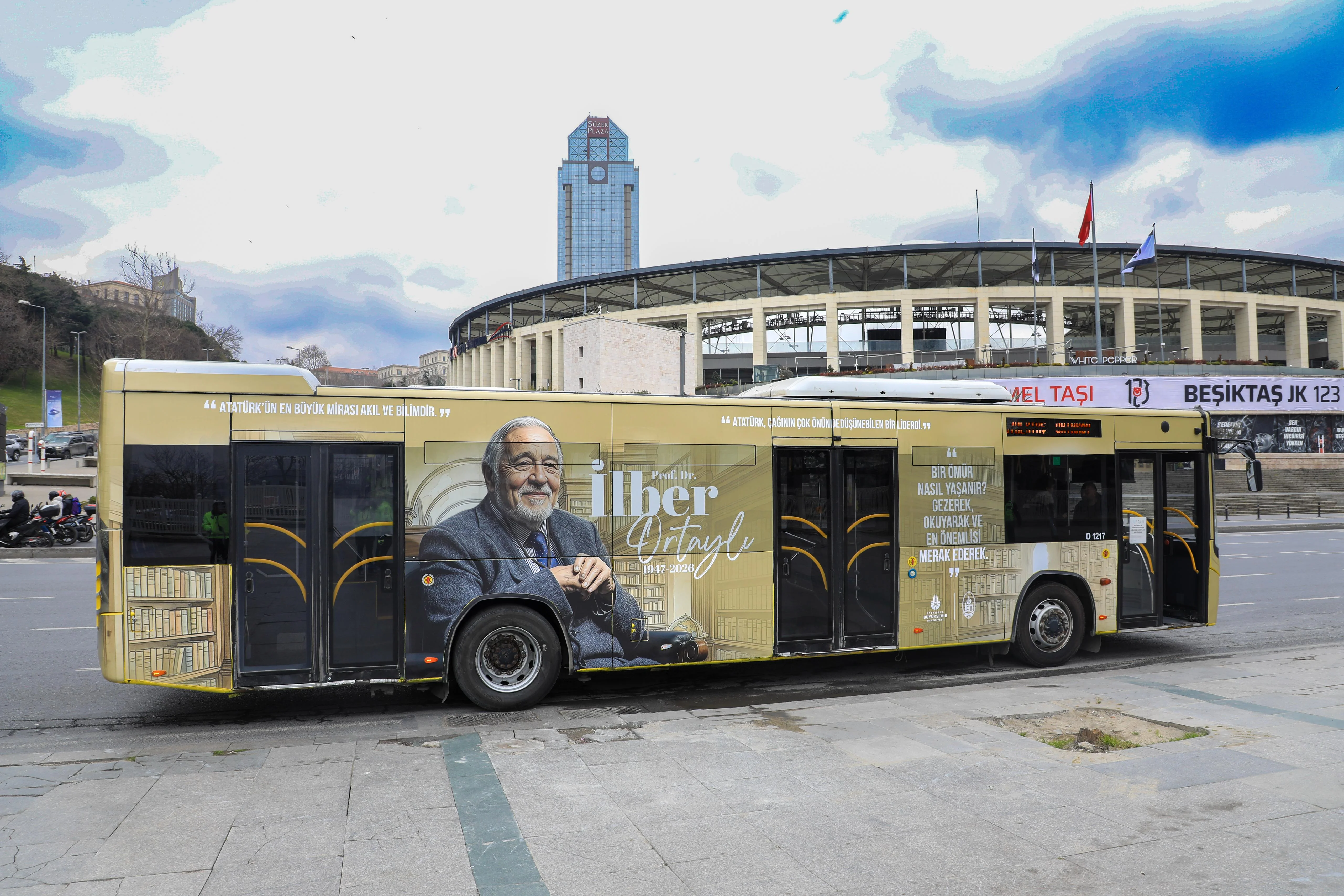 İLBER ORTAYLI İÇİN İETT’DEN ÖZEL SAYGI OTOBÜSÜ - 12