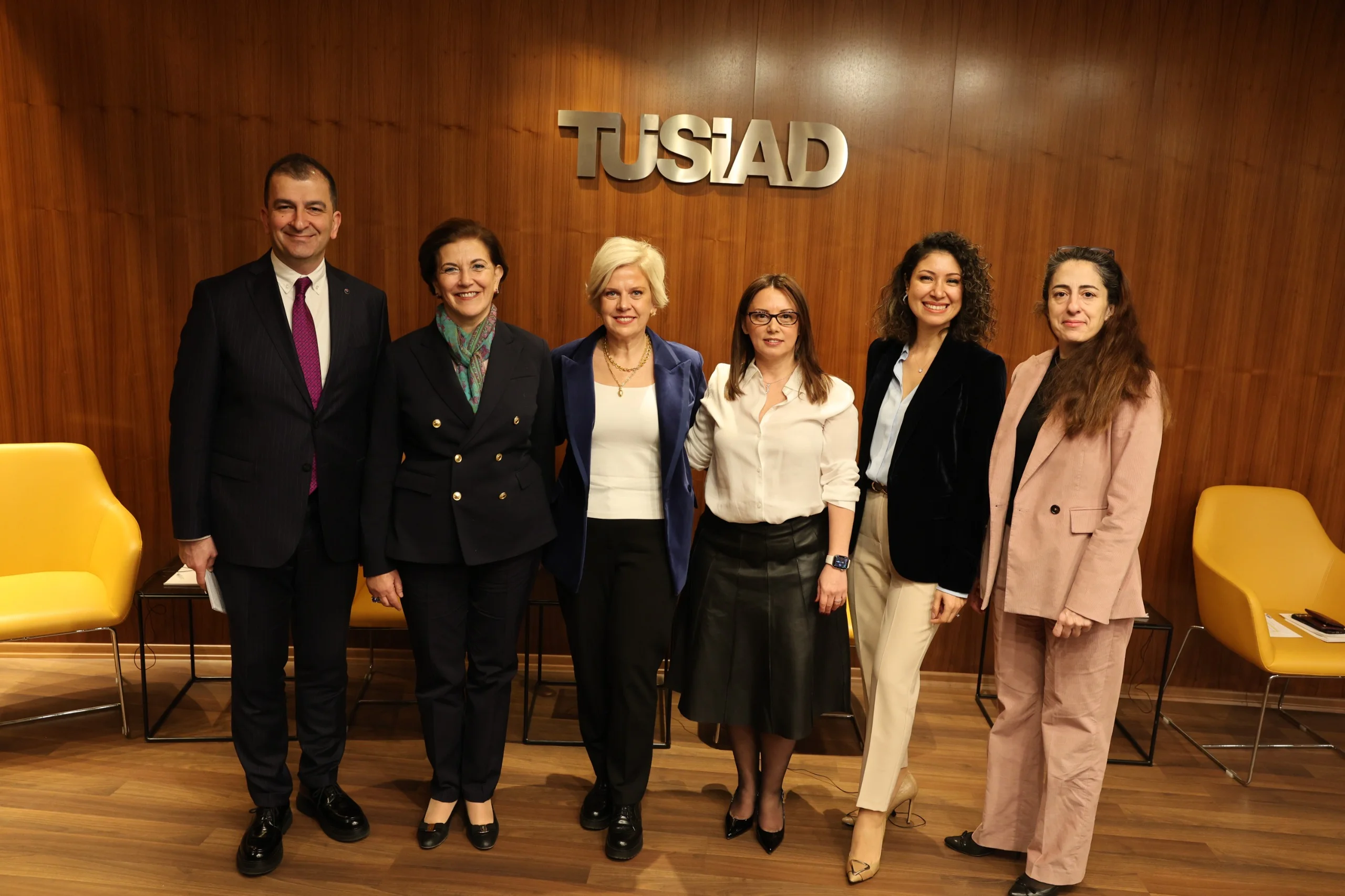 TÜSİAD etkinliğinde kadınların yönetimde eşit temsili ele alındı - 2