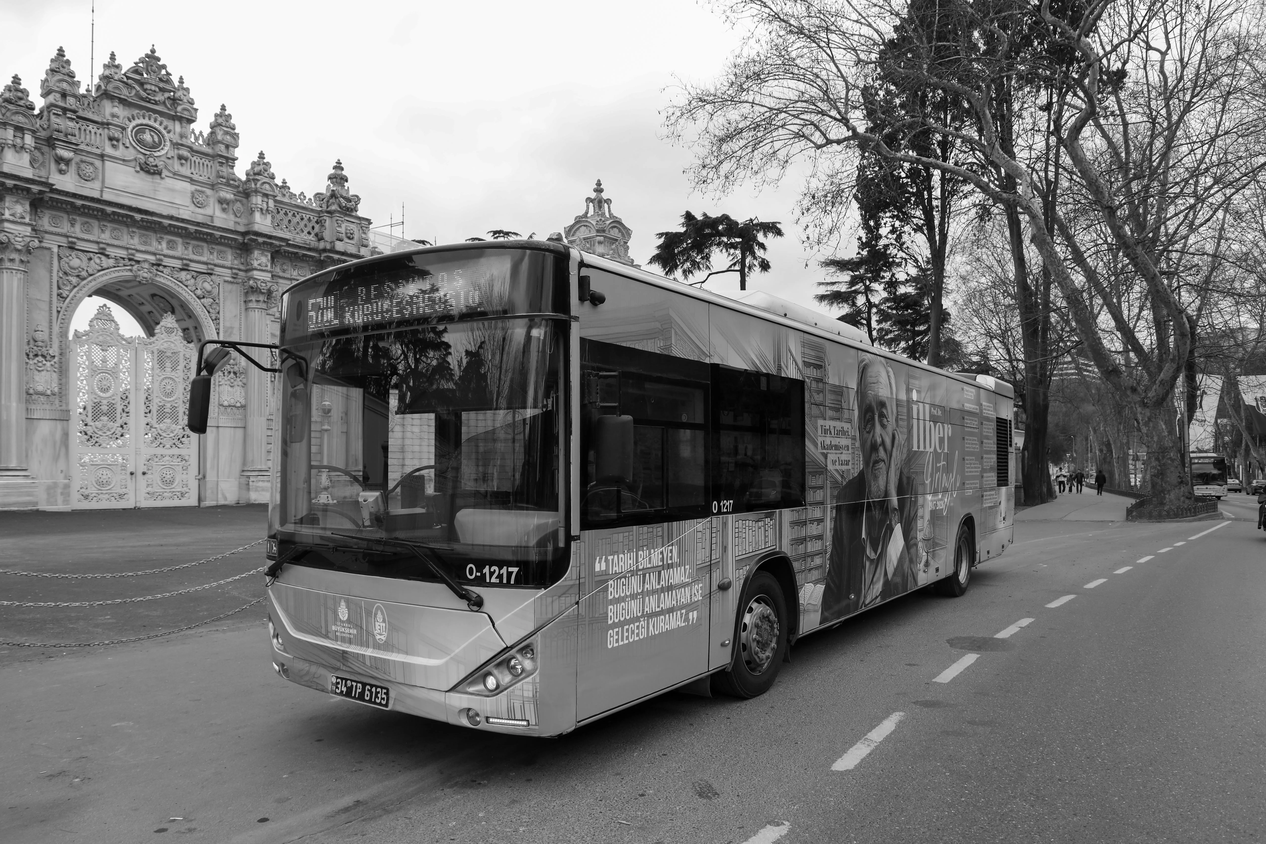 İLBER ORTAYLI İÇİN İETT’DEN ÖZEL SAYGI OTOBÜSÜ - 15