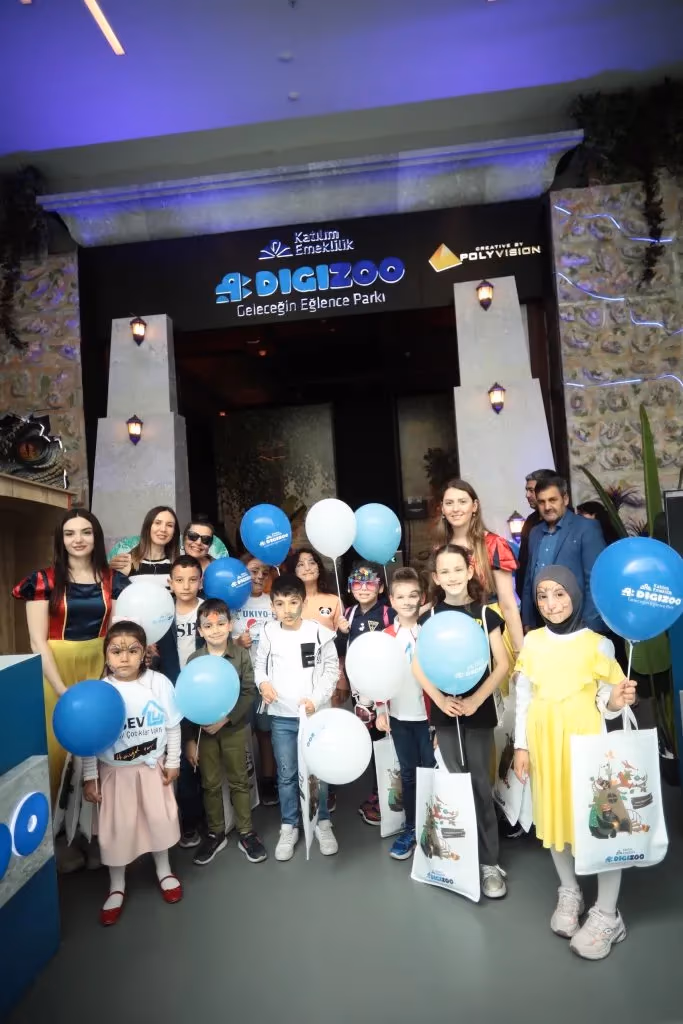 LÖSEV’li çocuklar yeni yaşlarını DigiZoo’da kutladı