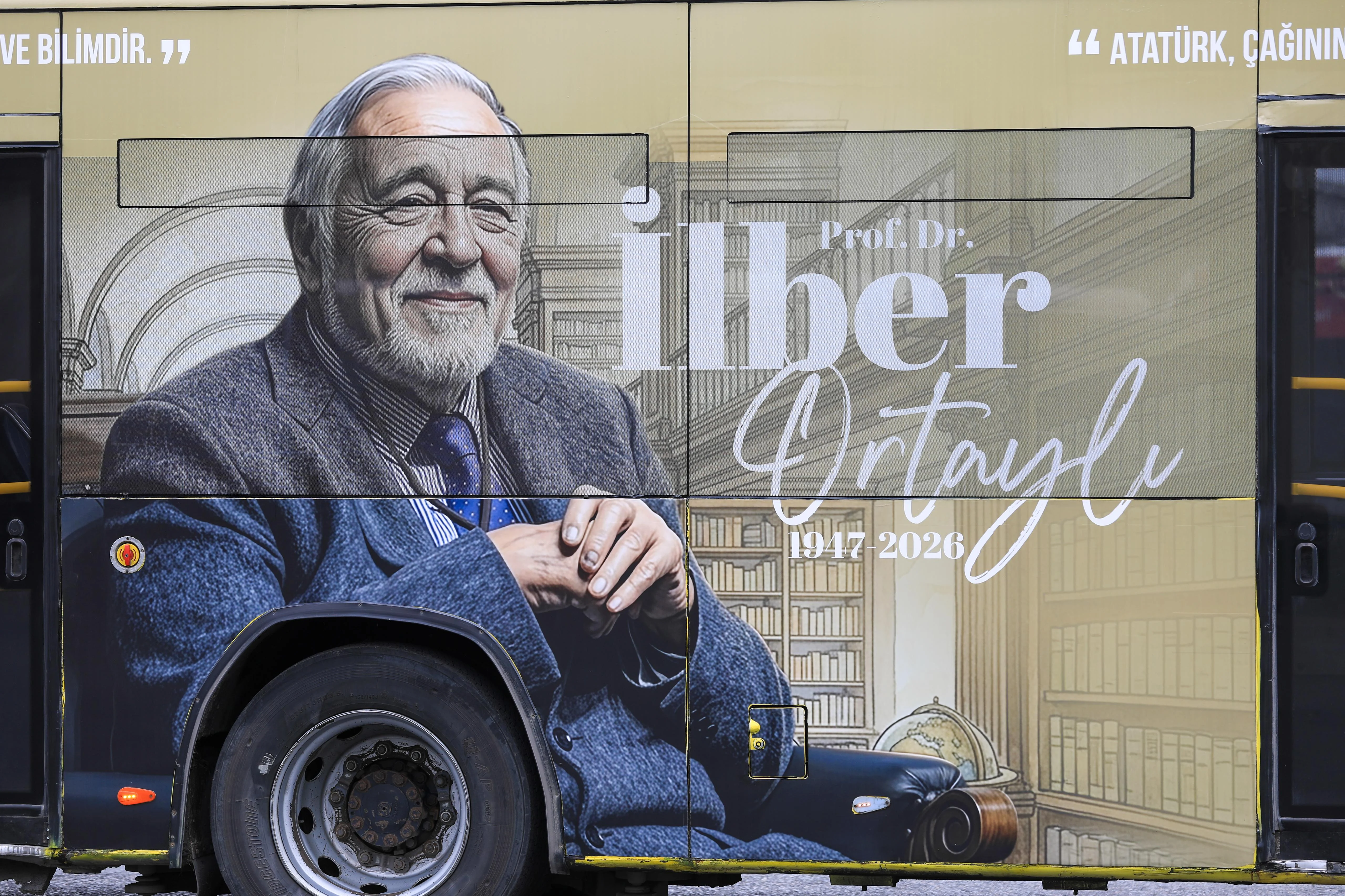 İLBER ORTAYLI İÇİN İETT’DEN ÖZEL SAYGI OTOBÜSÜ - 9
