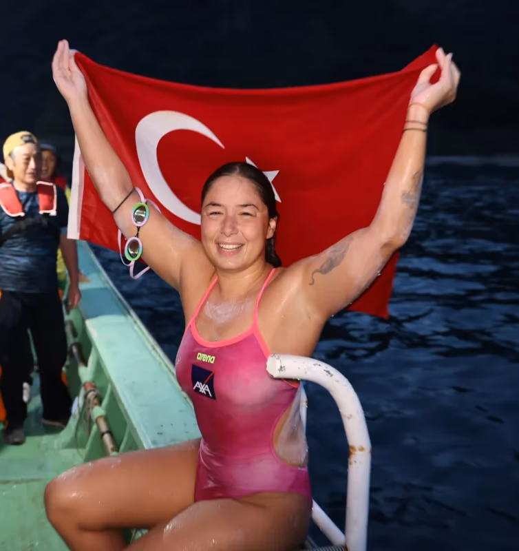 AXA Türkiye Değerler Ortağı Bengisu Avcı Ocean’s 7’yi tamamlayan ilk Türk sporcu oldu