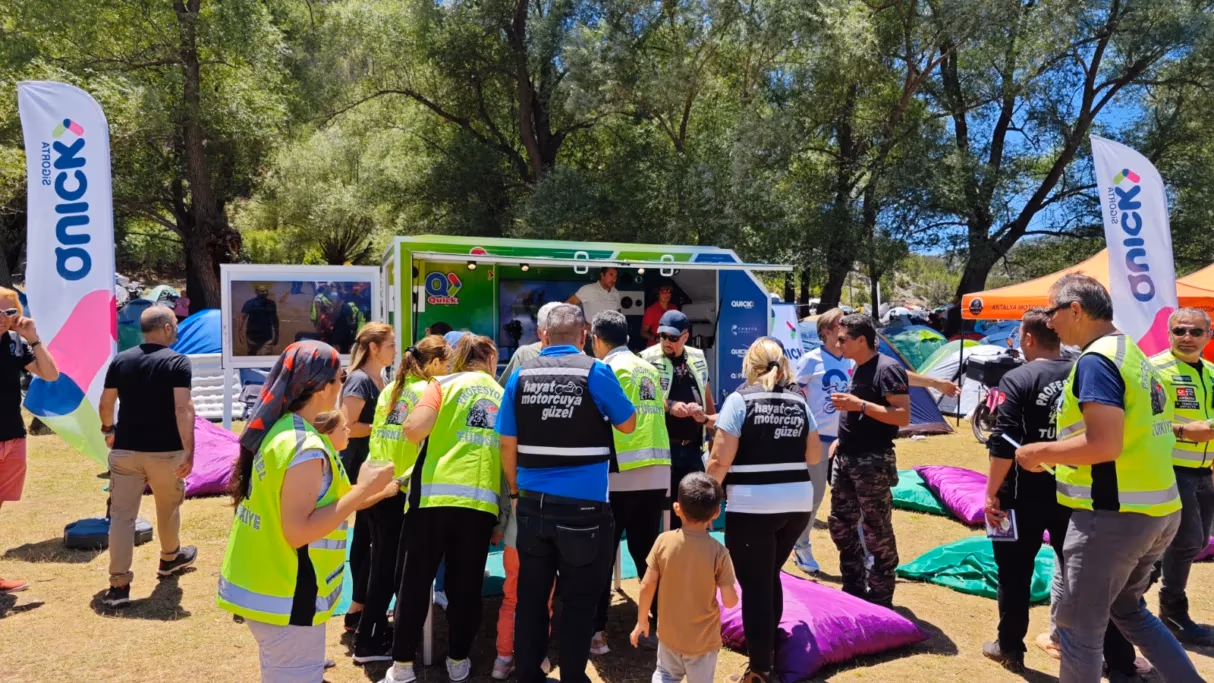 QTruck ve QKaravan bu kez Bucak’ta motosikletlilerle bir araya geldi