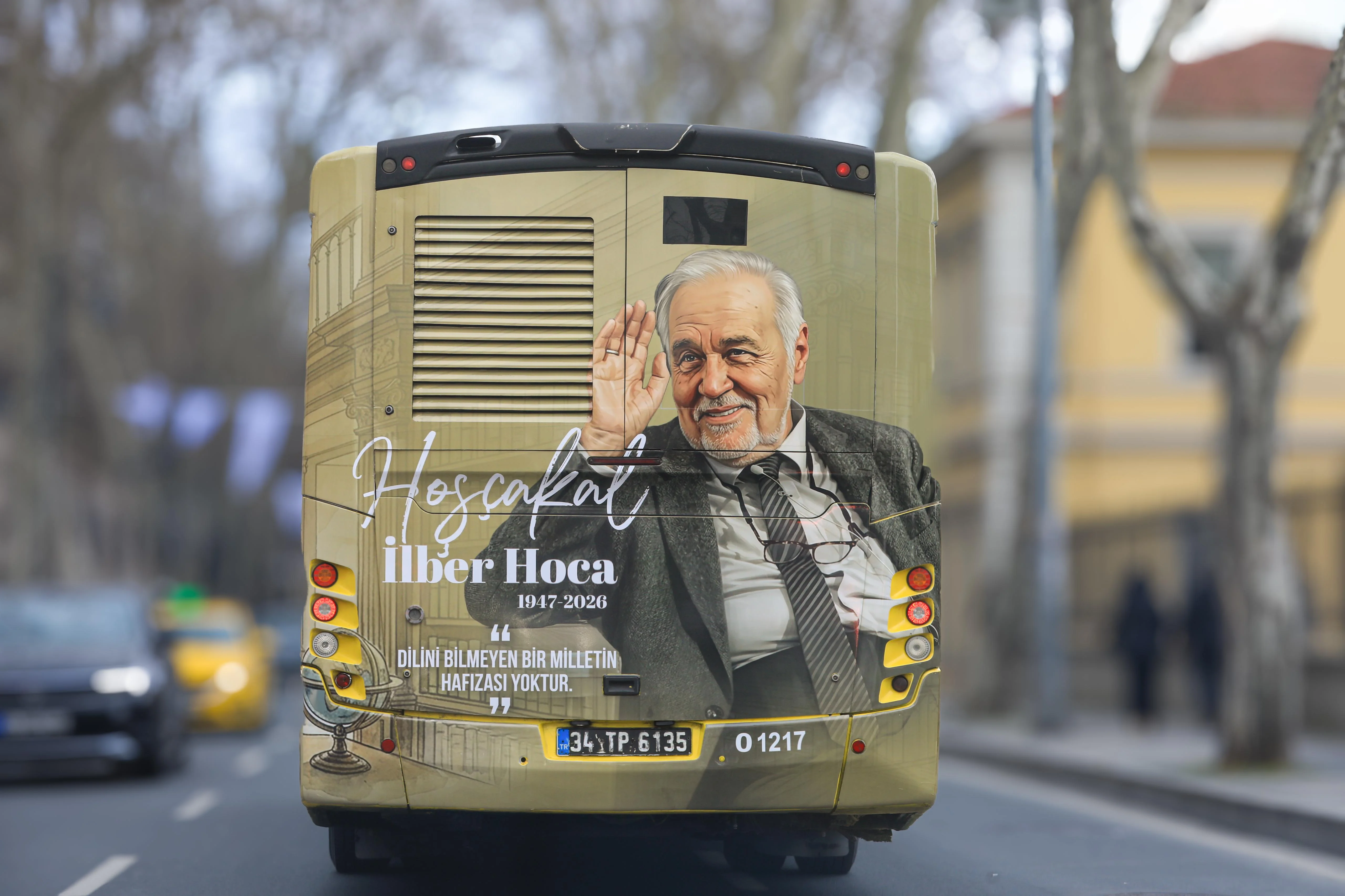 İLBER ORTAYLI İÇİN İETT’DEN ÖZEL SAYGI OTOBÜSÜ - 10