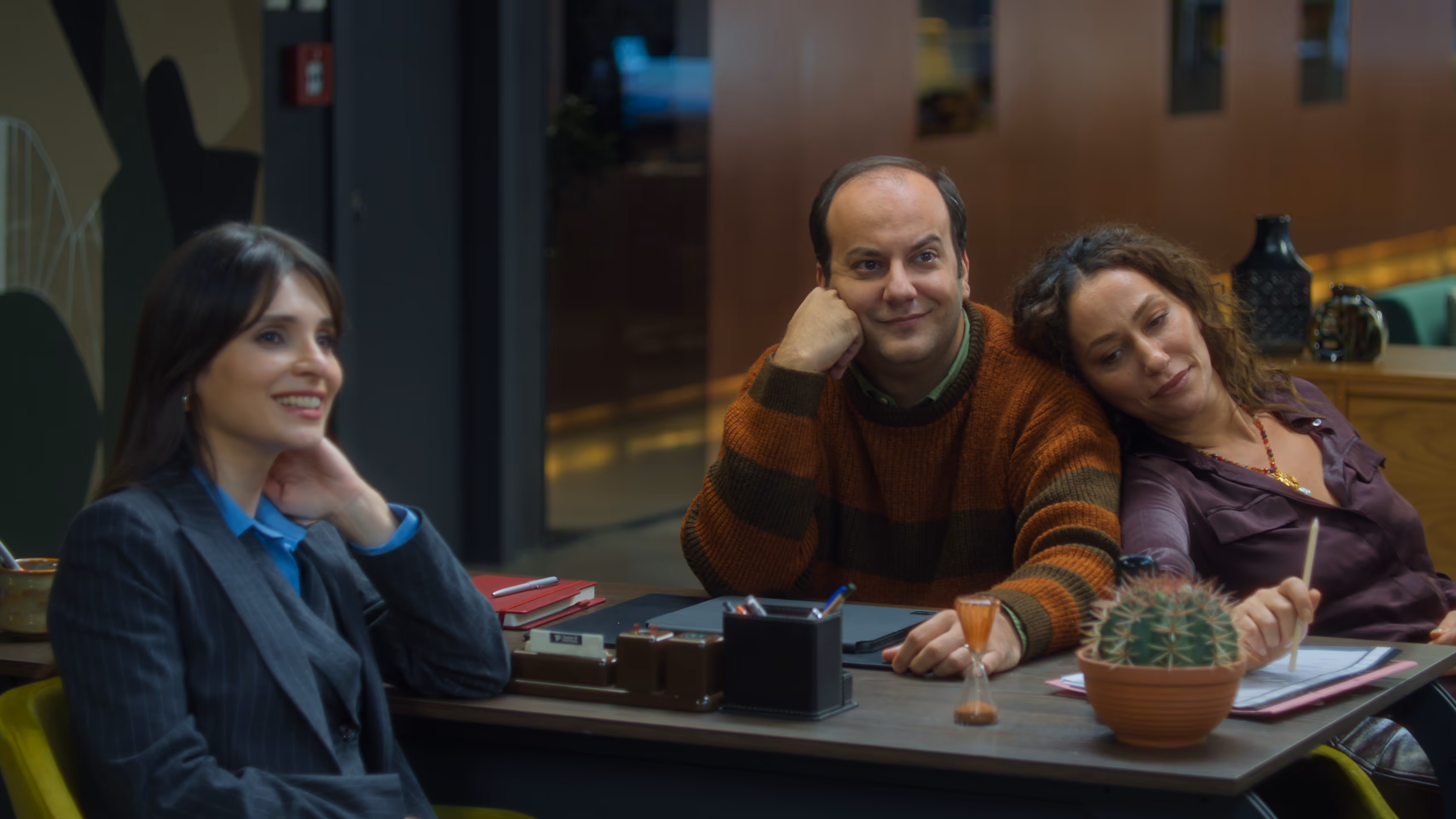 NETFLIX, 3. SEZONUYLA GERİ DÖNEN KİMLER GELDİ KİMLER GEÇTİ’NİN RESMİ TANITIM FRAGMANINI PAYLAŞTI - 11